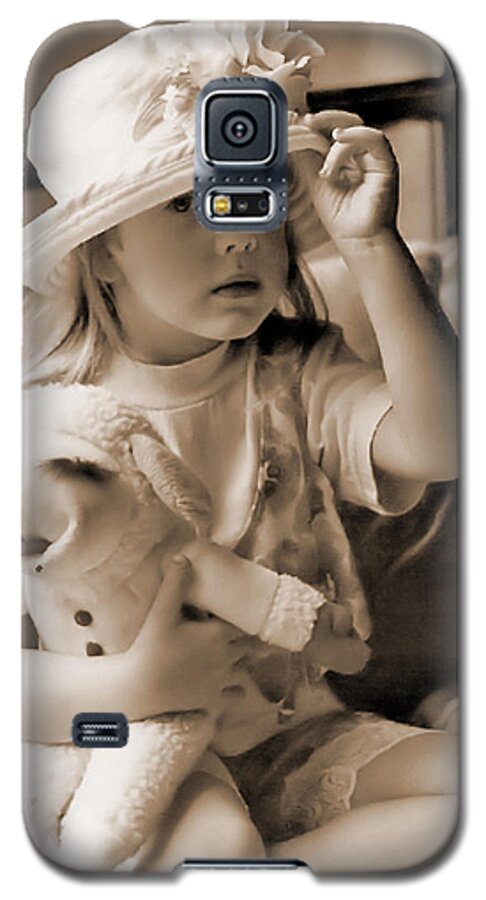Child Galaxy S5 Case featuring the photograph Memories Out Of Time by Rory Siegel