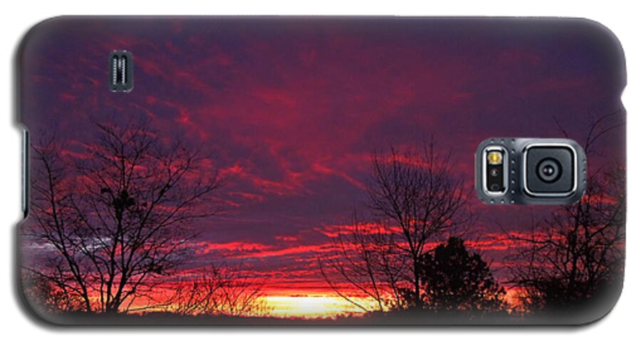 Sunrise Galaxy S5 Case featuring the photograph Molten Sunrise by Pete Trenholm