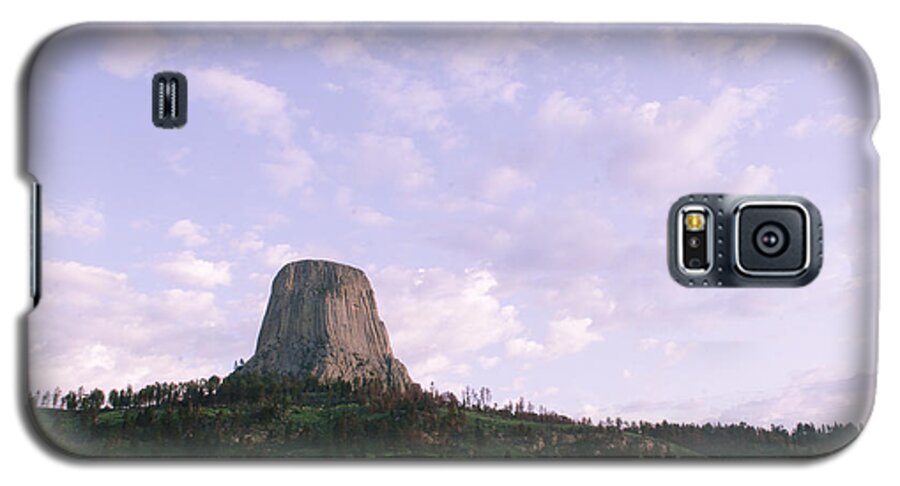 Dakota Galaxy S5 Case featuring the photograph Morning at Devils Tower by Greni Graph