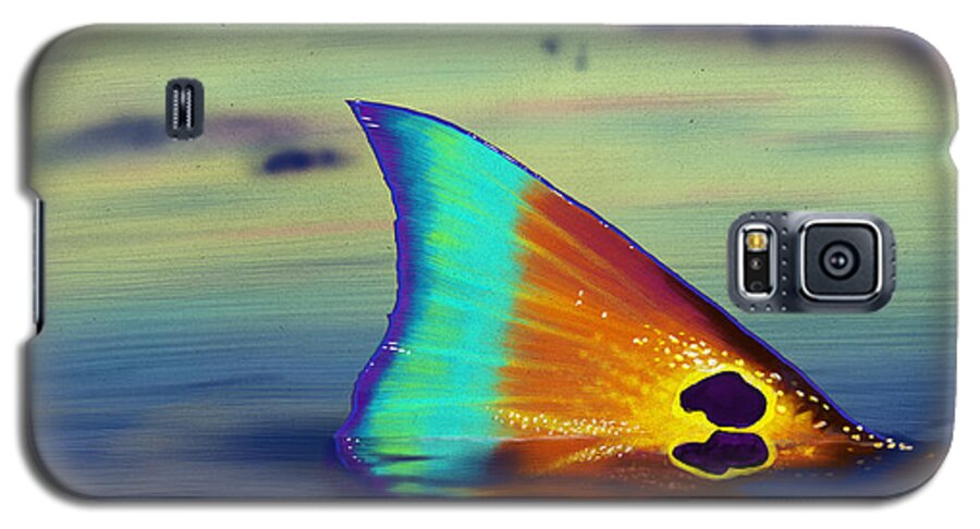 Redfish Galaxy S5 Case featuring the digital art Morning Stroll by Kevin Putman