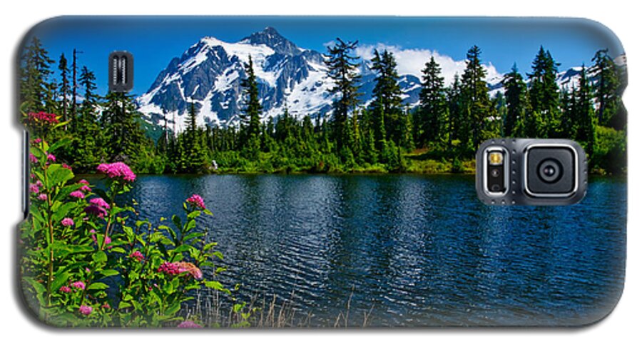 Mount Shuksan Galaxy S5 Case featuring the photograph Mount Shuksan and Highwood Lake by Dan Mihai