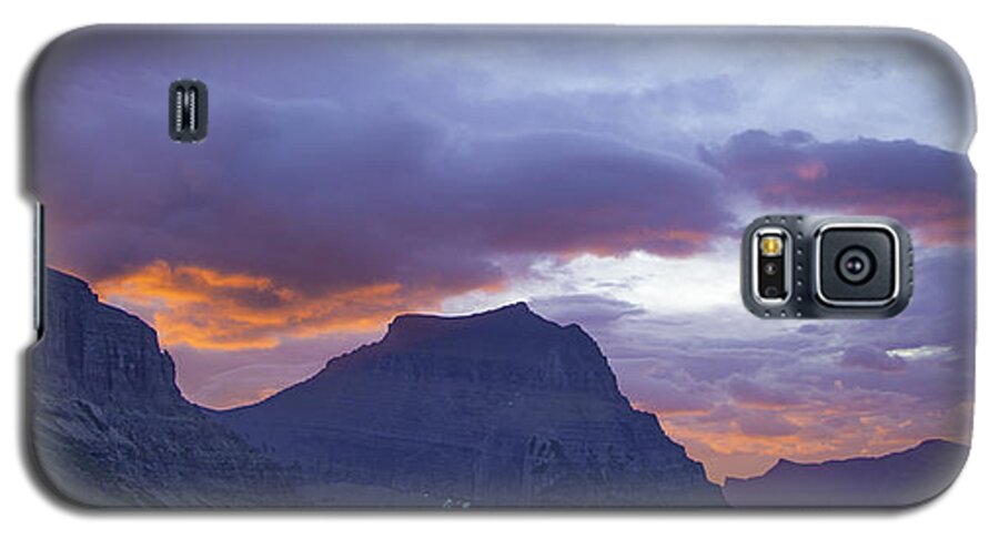 Alex Blondeau Galaxy S5 Case featuring the photograph Sunrise over Going to the Sun Mountain by Alex Blondeau