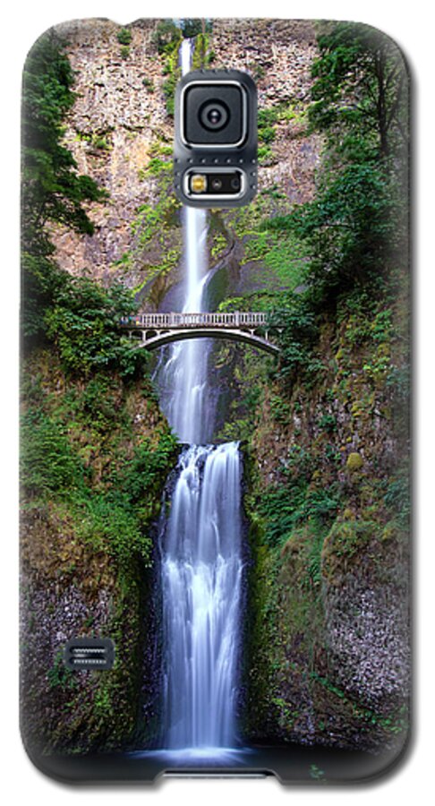 Multnomah Falls Galaxy S5 Case featuring the photograph Multnomah Falls by Mike Ronnebeck