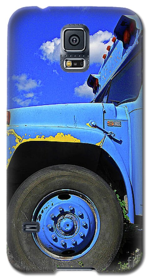 Digital Photo Galaxy S5 Case featuring the photograph My Better Side by Elizabeth Hoskinson