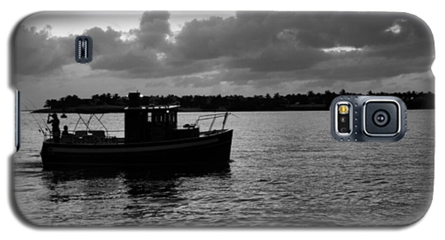 Key West Galaxy S5 Case featuring the photograph Night Fishing by Laurie Perry
