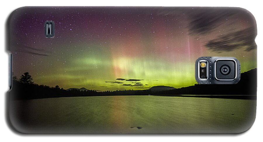 Astrophotography Galaxy S5 Case featuring the photograph Northern Lights Over Ricker Pond by John Vose
