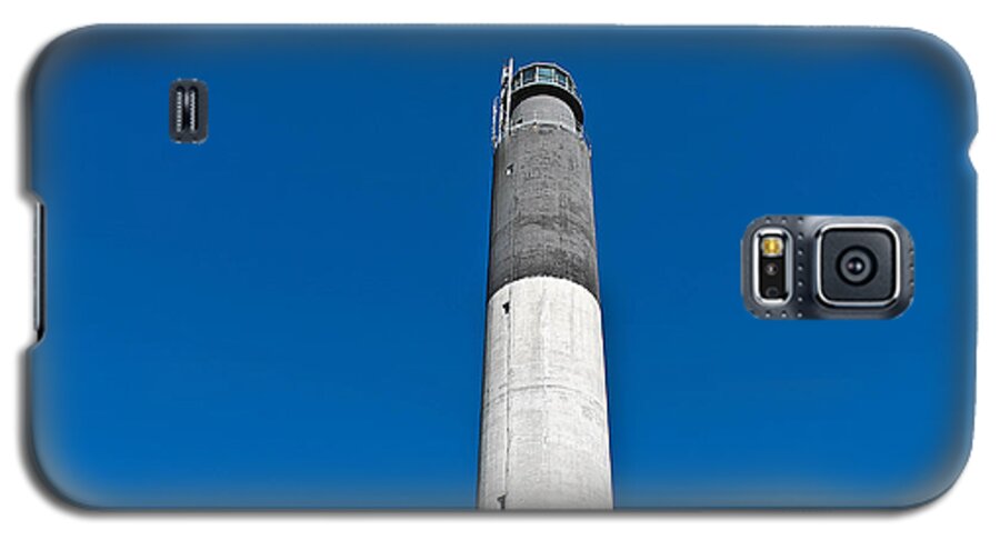  Lighthouse Galaxy S5 Case featuring the photograph Oak Island Light by Jessica Brown