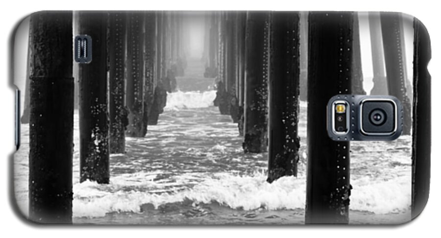 Pier Galaxy S5 Case featuring the photograph Oceanside Pier in Fog by Ben Graham