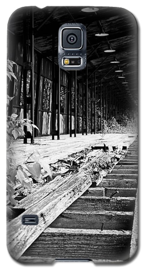 Ludington Michigan Galaxy S5 Case featuring the photograph Old Train Station by Randall Cogle