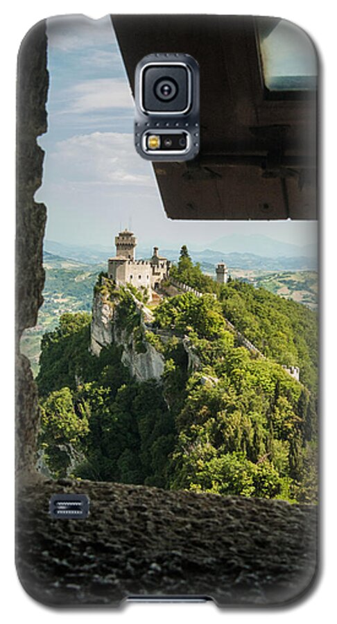 Castle Galaxy S5 Case featuring the photograph On the Inside by Alex Lapidus