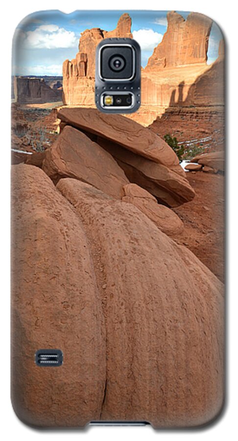 Arches National Park Galaxy S5 Case featuring the photograph Park Avenue Evening by Ray Mathis
