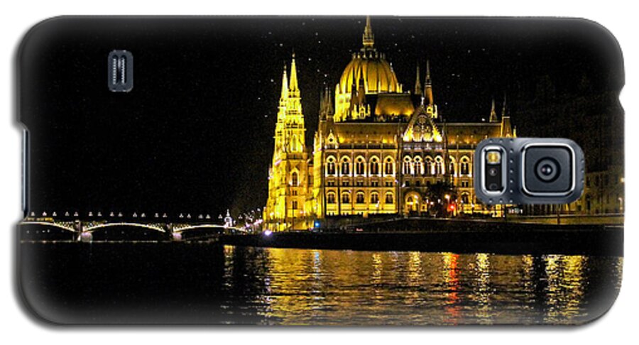 Parliament At Night Galaxy S5 Case featuring the photograph Parliament at Night by Tony Murtagh