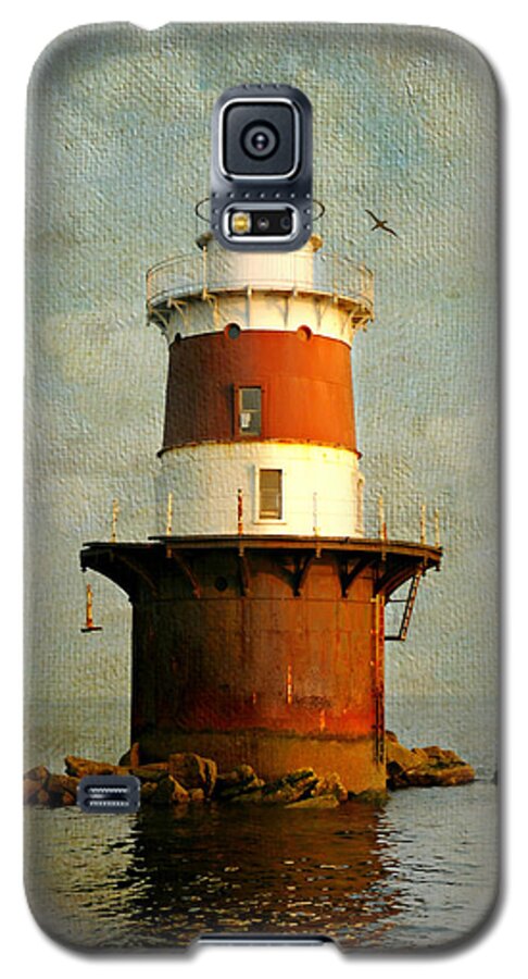 Lighthouse Galaxy S5 Case featuring the photograph Peck's Ledge by Diana Angstadt