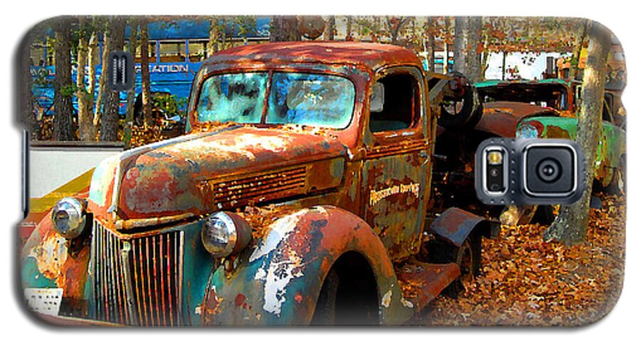 Old Tow Truck Galaxy S5 Case featuring the digital art Pleasantville Speedway Tow Truck by K Scott Teeters