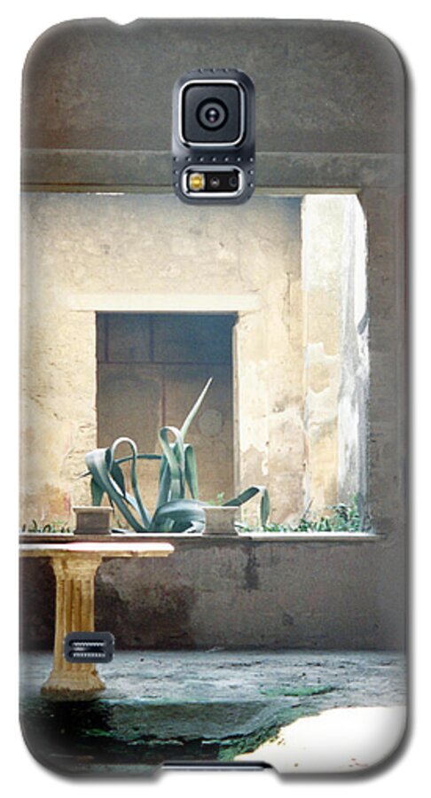 Pompeii Galaxy S5 Case featuring the photograph Pompeii Courtyard by Marna Edwards Flavell