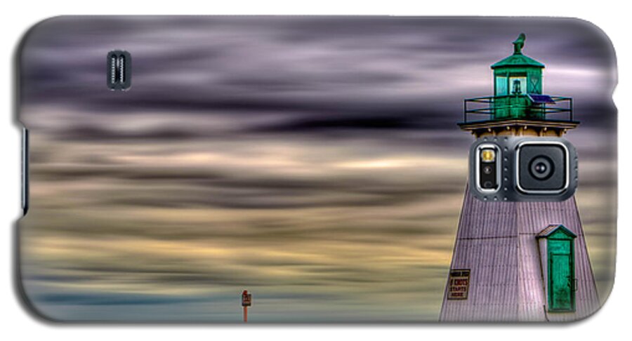 Beacon Galaxy S5 Case featuring the photograph Port Dalhousie Lighthouse by Jerry Fornarotto