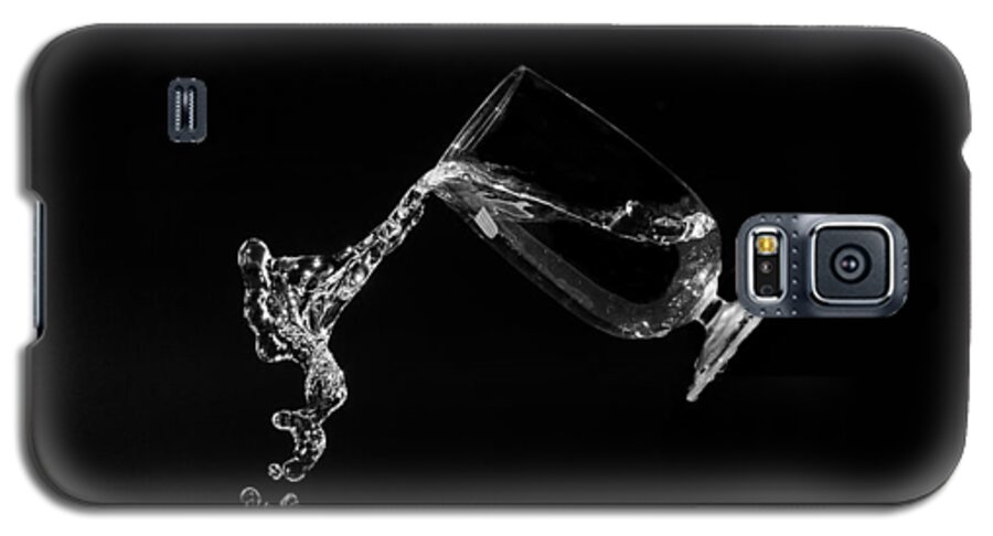 Macro Galaxy S5 Case featuring the photograph Pour me some wine by Tin Lung Chao