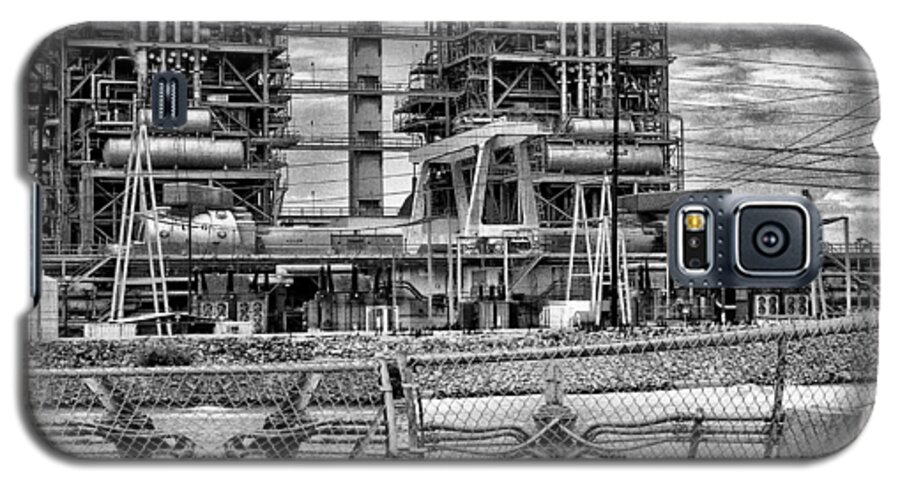 Power Plant In Long Beach Galaxy S5 Case featuring the digital art Power Plant In Long Beach by Bob Winberry