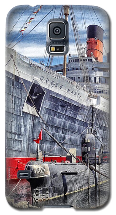 Queen Mary In Long Beach Galaxy S5 Case featuring the digital art Queen Mary In Long Beach by Bob Winberry