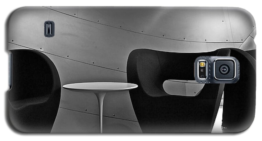 Chairs Galaxy S5 Case featuring the photograph Quiet Zone by Linda Bianic