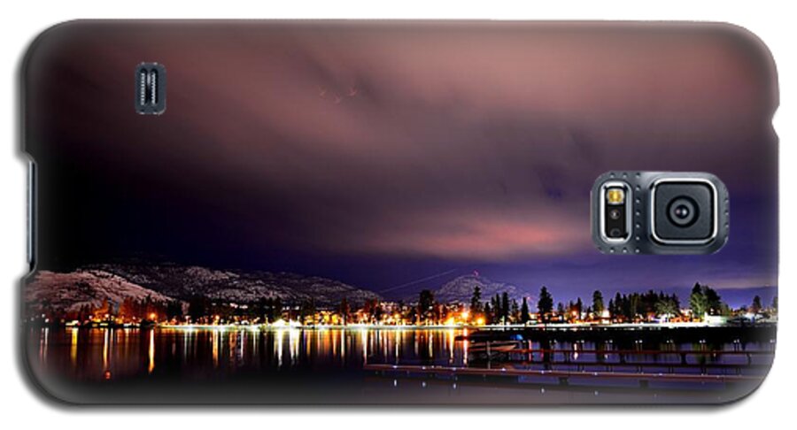 Night Galaxy S5 Case featuring the photograph R U Out There by Guy Hoffman