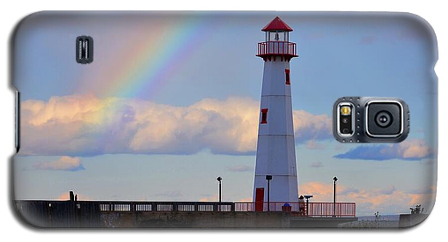 Rainbow Galaxy S5 Case featuring the photograph Rainbow Over Watwatam Light by Keith Stokes