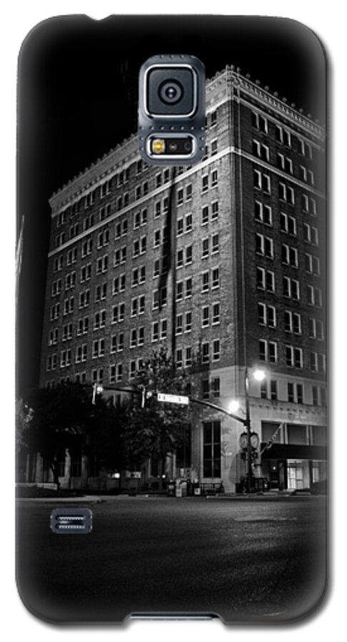 Rbc Bank Building Galaxy S5 Case featuring the photograph RBC Bank Building in T-Town by Ben Shields