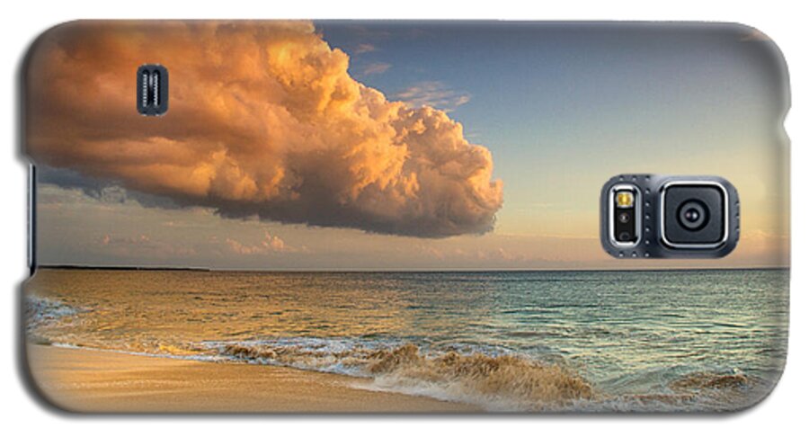 Maui Beach Sunset Galaxy S5 Case featuring the photograph Reaching out to the ocean by Kunal Mehra