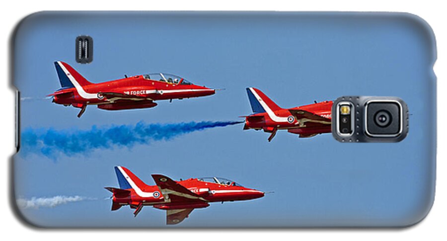 Redarrows Galaxy S5 Case featuring the photograph Red Arrows by Paul Scoullar