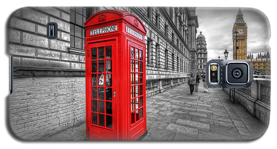 Yhun Suarez Galaxy S5 Case featuring the photograph Red Phone Box And Big Ben by Yhun Suarez