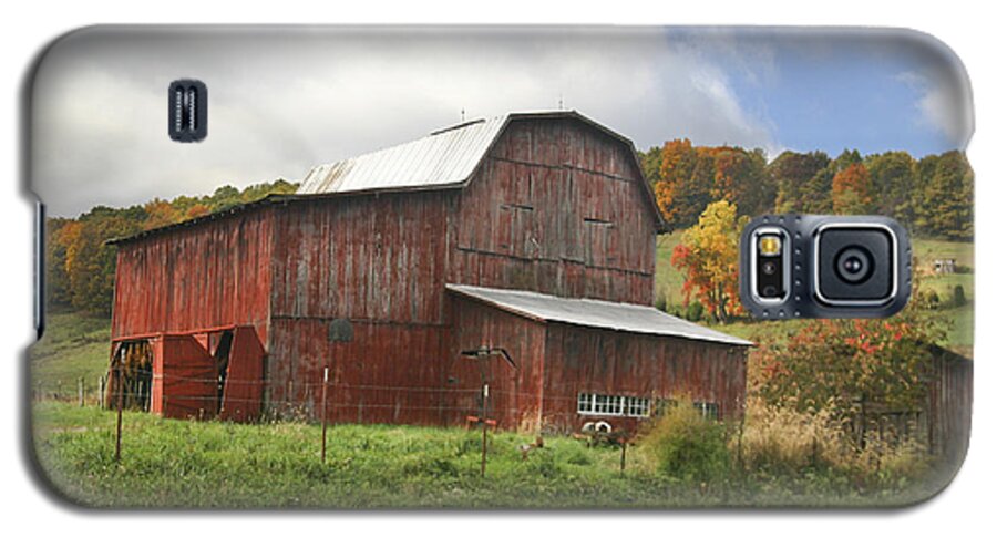 Red Galaxy S5 Case featuring the photograph Red Tobacco Drying Barn by Robert Camp