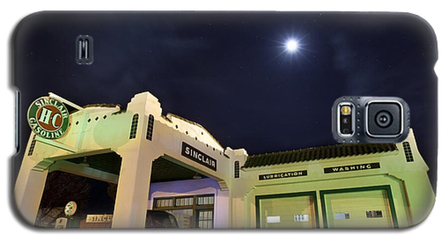 Light Painting Galaxy S5 Case featuring the photograph Retro Gas Station by Keith Kapple