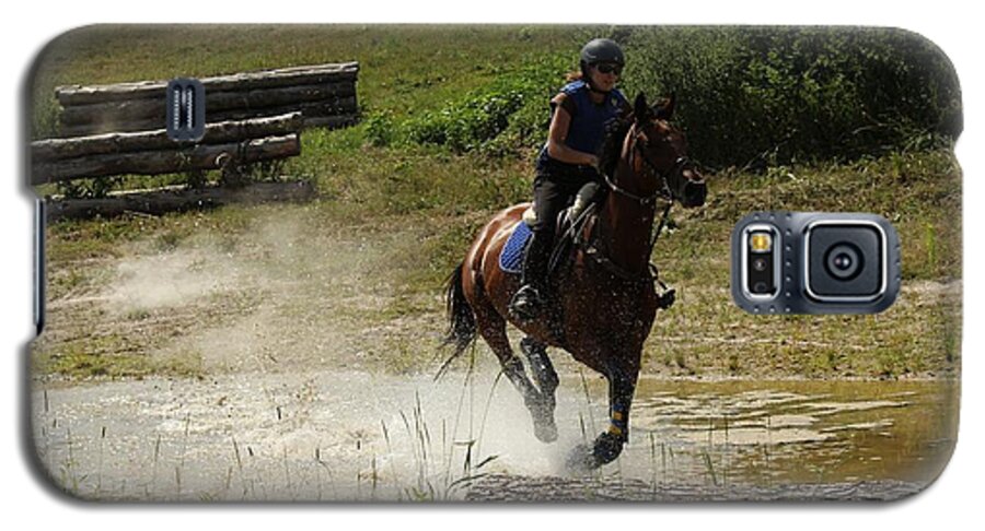 Horse Galaxy S5 Case featuring the photograph Running Thru Water by Janice Byer