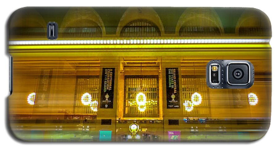 Grand Central Station Galaxy S5 Case featuring the photograph Rush Hour- 7-03 Track 24 by Glenn Feron