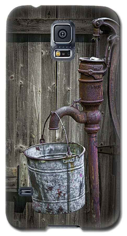 Pump Galaxy S5 Case featuring the photograph Rusty Hand Water Pump by Randall Nyhof