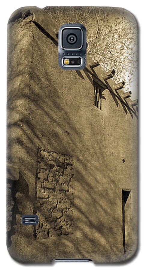 Pictorial Galaxy S5 Case featuring the photograph Santa Fe Adobe by Jennifer Wright