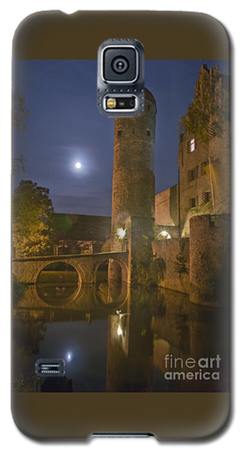 Germany Galaxy S5 Case featuring the photograph Schloss Sommersdorf by Moonlight by Alan Toepfer