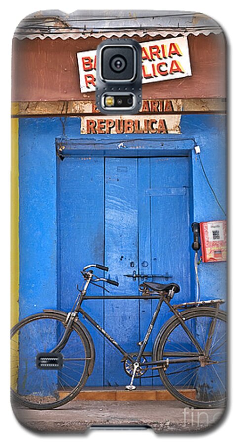 Goa Galaxy S5 Case featuring the photograph Shop On Street In Goa India by JM Travel Photography