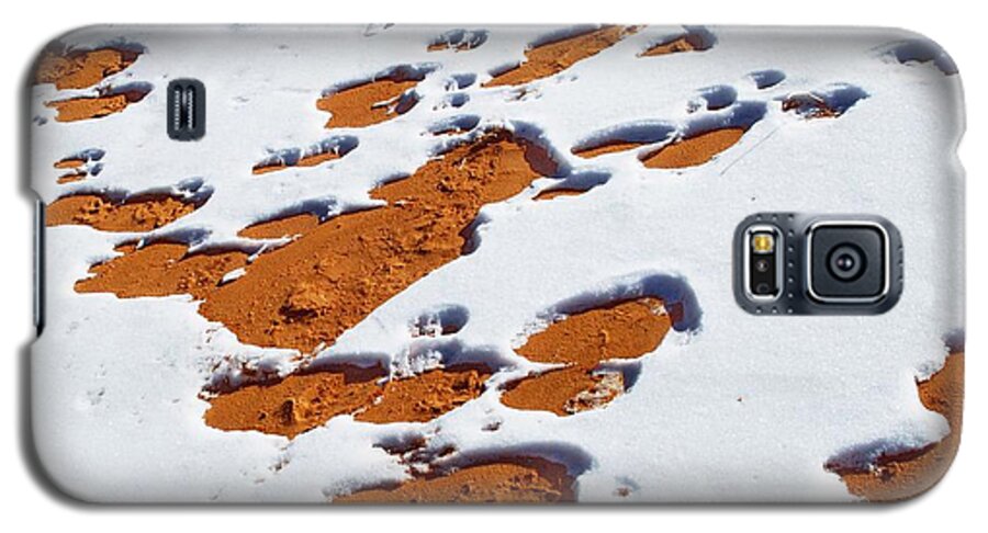 Landscape Galaxy S5 Case featuring the digital art Snow on Dunes by Tim Richards