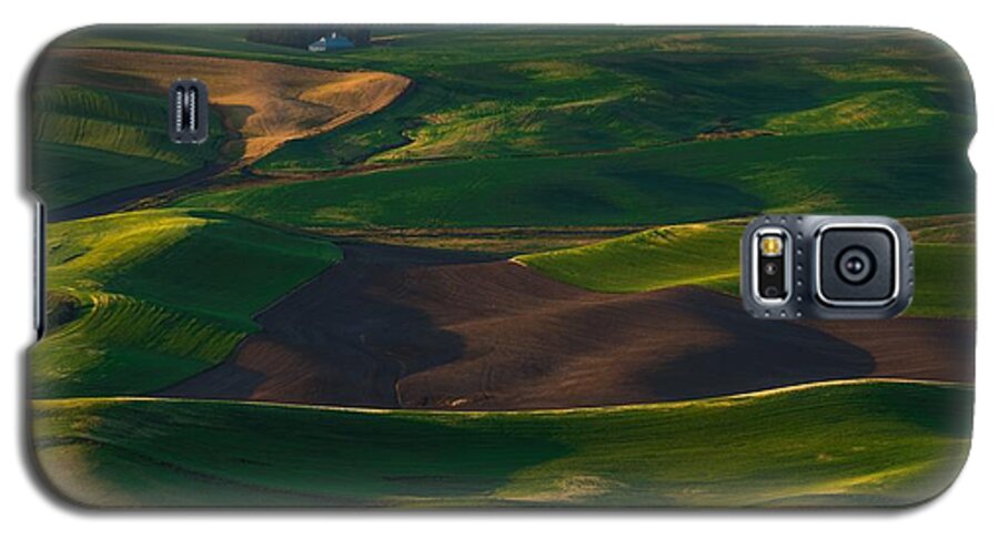 Palouse Galaxy S5 Case featuring the photograph Solitude by Gene Garnace
