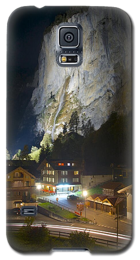 Lauterbrunnen Galaxy S5 Case featuring the photograph Staubbach Falls at Night in Lauterbrunnen Switzerland by Owen Weber