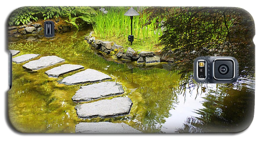 Butchart Gardens Victoria Vancouver Island Canada Galaxy S5 Case featuring the photograph Stepping stones by Brenda Kean