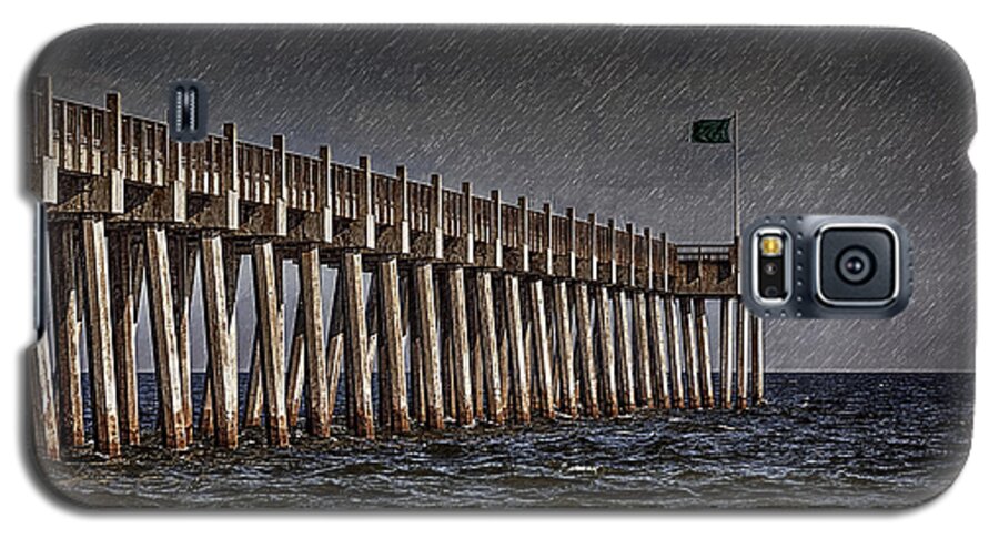 Sea Galaxy S5 Case featuring the photograph Stormscape by Sennie Pierson