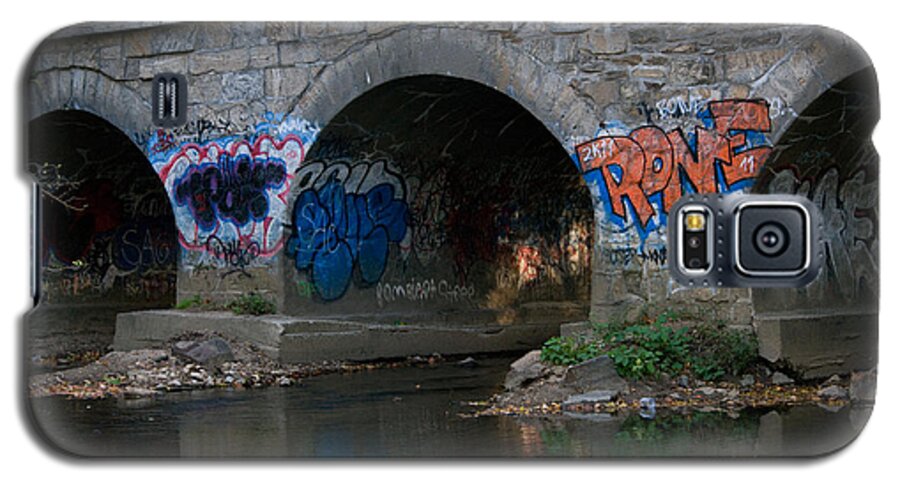 Graffiti Galaxy S5 Case featuring the photograph Stream Art by Greg Graham