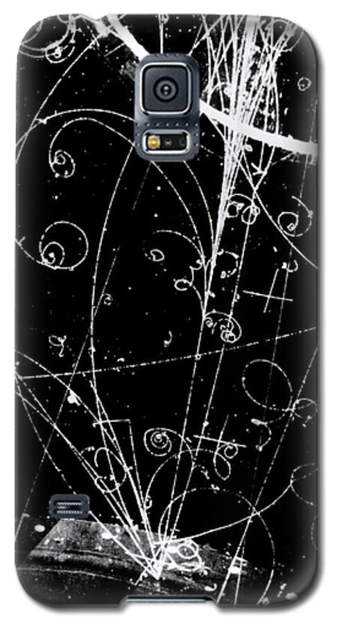 Subatomic Particle Galaxy S5 Case featuring the photograph Subatomic Particle Tracks by Fermilab/science Photo Library