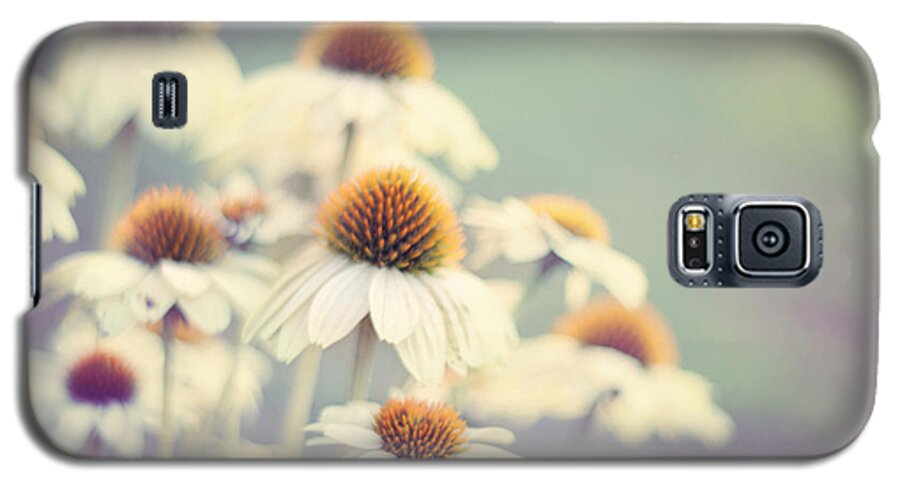 Flower Photography Galaxy S5 Case featuring the photograph Summer of '75 by Amy Tyler