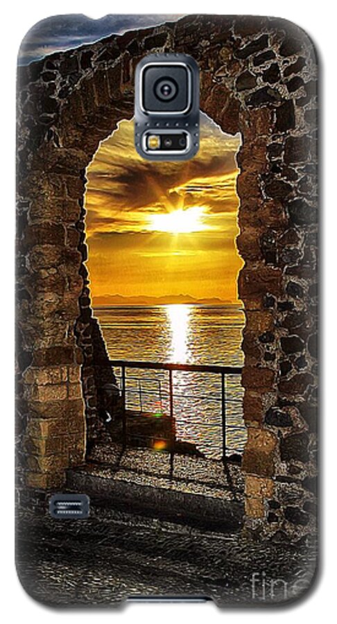 Sunrise Galaxy S5 Case featuring the photograph Sun Panorama by Stefano Senise