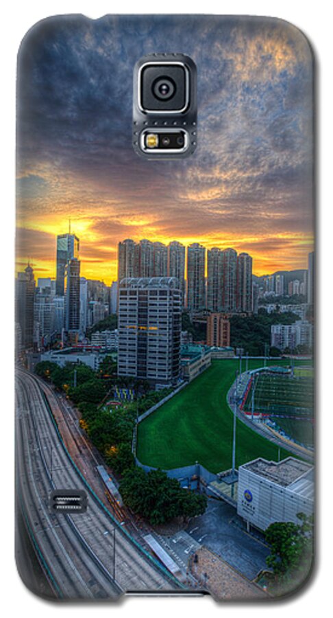 Hong Kong Galaxy S5 Case featuring the photograph Sunrise in Hong Kong by Mike Lee