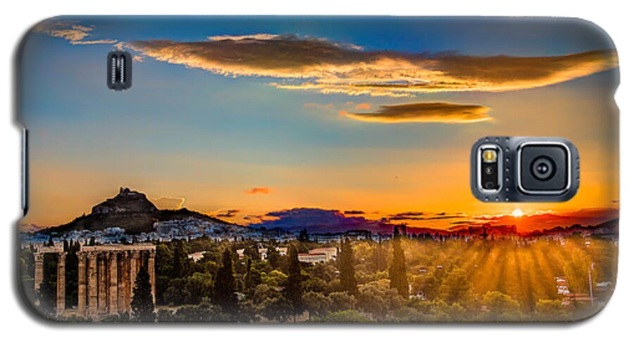 Sunrise Galaxy S5 Case featuring the photograph Sunrise on The Temple of Olympian Zeus by Micah Goff