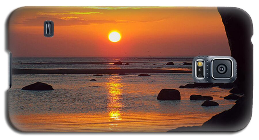 Cape Cod Galaxy S5 Case featuring the photograph Sunrise Therapy by Dianne Cowen Cape Cod Photography